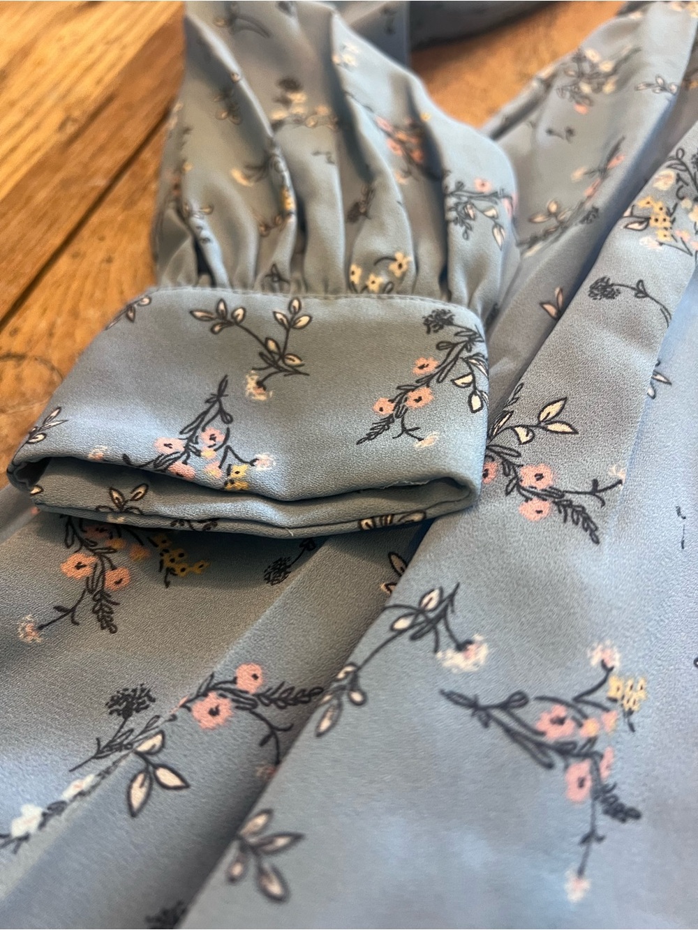 Gal Meets Glam Soft Blue Floral Long-Sleeve Zip Up Dress Soft flowy Flair - Picture 6 of 14